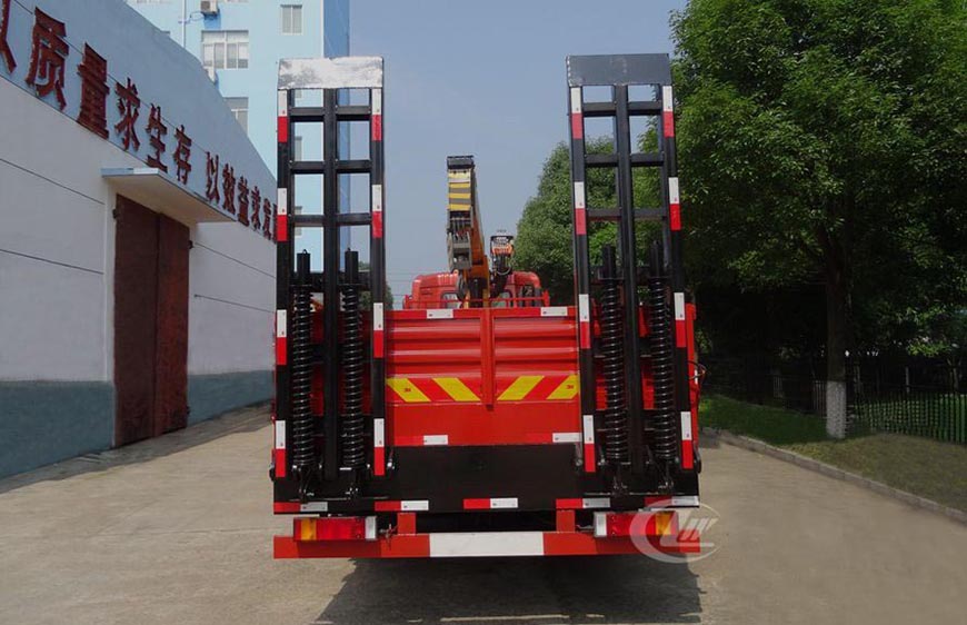 東風(fēng)天龍前四后八16噸隨車(chē)吊